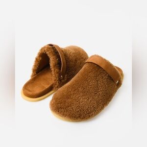 DEAR FRANCES The Clog